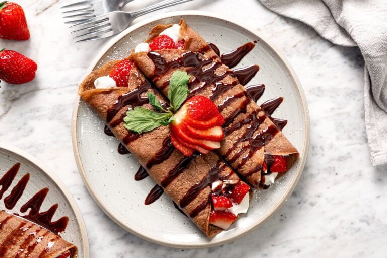 Chocolate Crepes with Strawberries | Skinnytaste