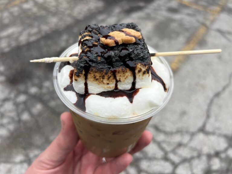 Cafe Stai Manso Trailer Debuts in the Warehouse District Downtown