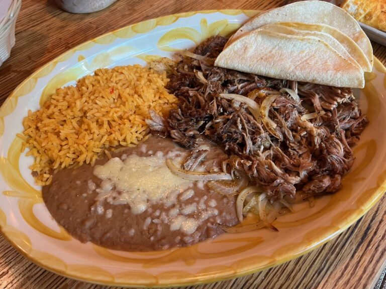 Viva Mexican Kitchen Brings New Life to an Arena District Space