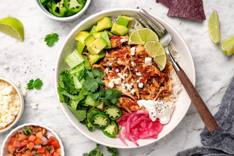 Crockpot Salsa Chicken (Easy 5-Ingredient Recipe) Crockpot Salsa Chicken (Easy 5-Ingredient Recipe)