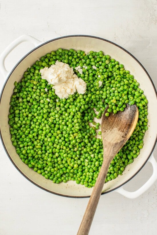 green peas in a skillet