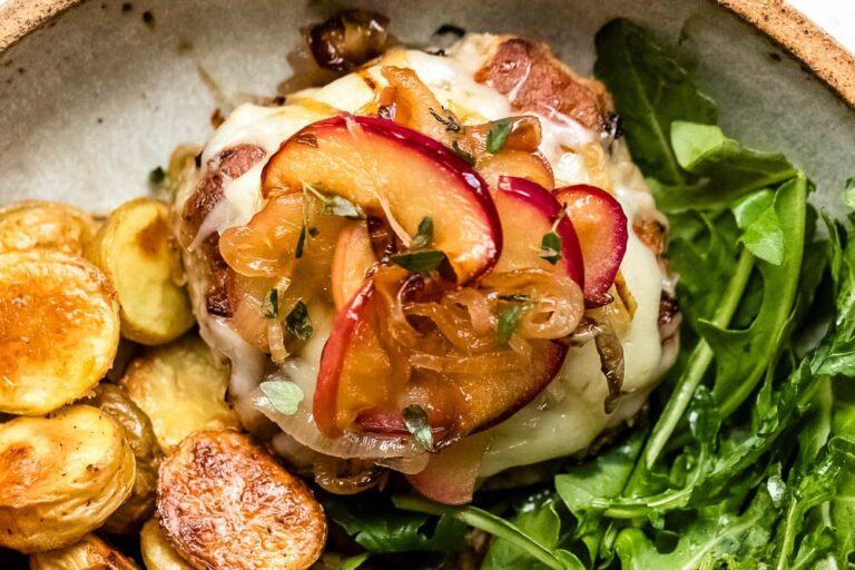 Turkey Burgers with Apples and Gruyère Turkey Burgers with Apples and Gruyère